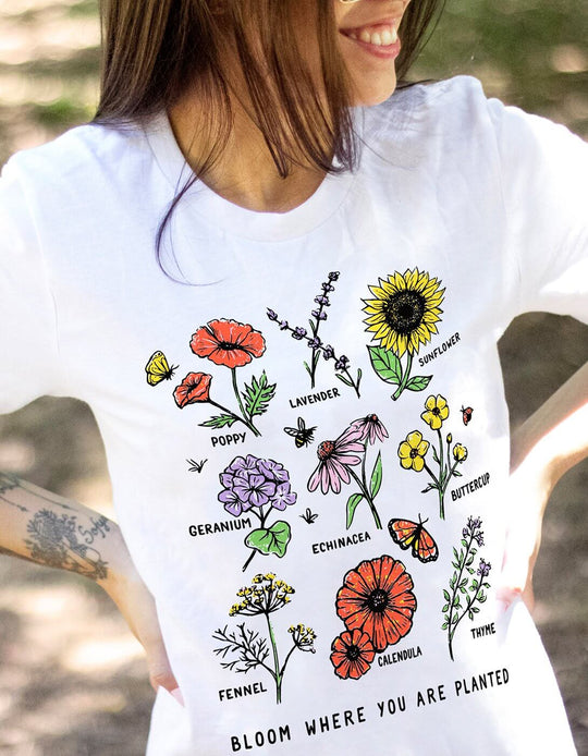 植えられた場所で咲きなさいTシャツ